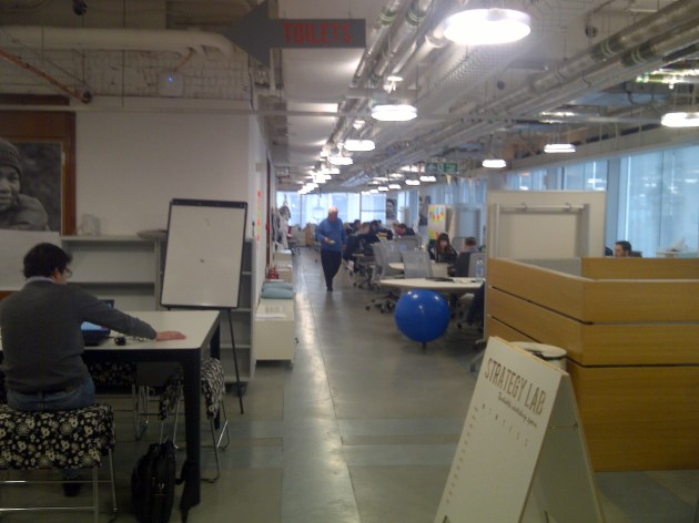 (The collaborative working space of Hub Westminster which is constantly refactored to support new uses, exploiting furniture and spatial technology laser-cut from digital designs)